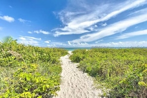 House, Garden View | Beach - SBH Unit 3 (Fort Pierce)
