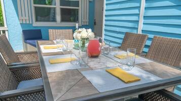 House, Garden View | Tempat makan luar