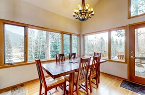 Dining - Black Butte Ranch Hilltop Retreat (Sisters)