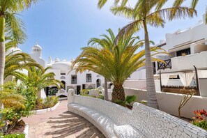 Terrace/patio - 2BR in Adeje Paradise · Heated Pool · Near Beach (Santa Cruz de Tenerife)