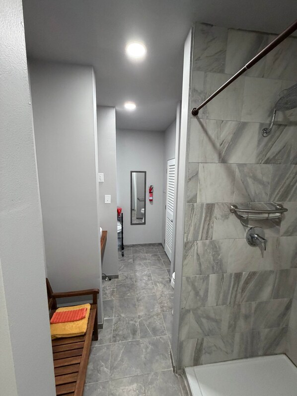 Bathroom - Germantown Inn & Lounge (Hermann)