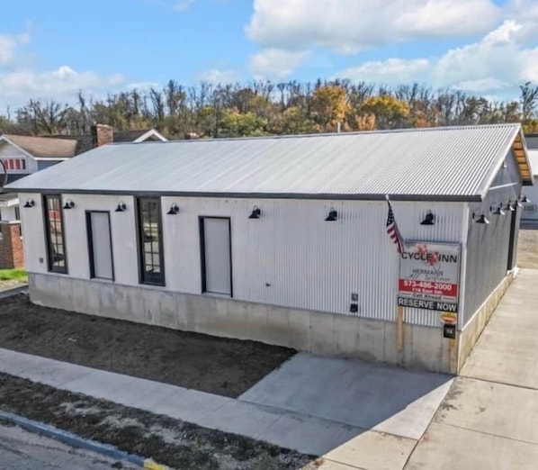 Exterior - Germantown Inn & Lounge (Hermann)