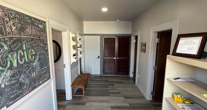 Germantown Inn & Lounge Room 3