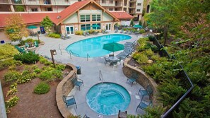 Pool - Mountain Lodge Living – 3BR Lock-Off Villa at Smoky Mountain (Gatlinburg)