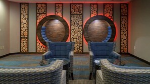 Spa - Mountain Lodge Living – 3BR Lock-Off Villa at Smoky Mountain (Gatlinburg)