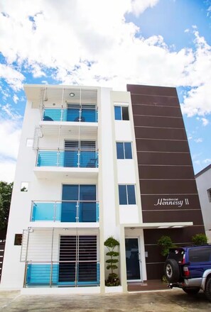 Exterior - Spacious 3-bedroom apartment in serene Santiago de los Caballeros with AC (Santiago de los Caballeros)