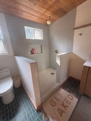 Bathroom - Little Blue Canyon Cottage (San Diego)