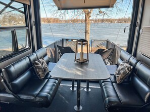 Dining - Lakefront! Fabulous 2-bedroom 5th Wheel RV on Pine Lake in Plainwell Michigan! (Plainwell)