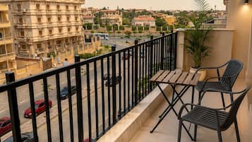 Departamento superior, balcón, vista a la ciudad | Áreas de la propiedad