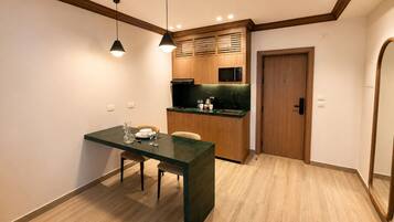 Superior Apartment, Balcony, City View | Dining