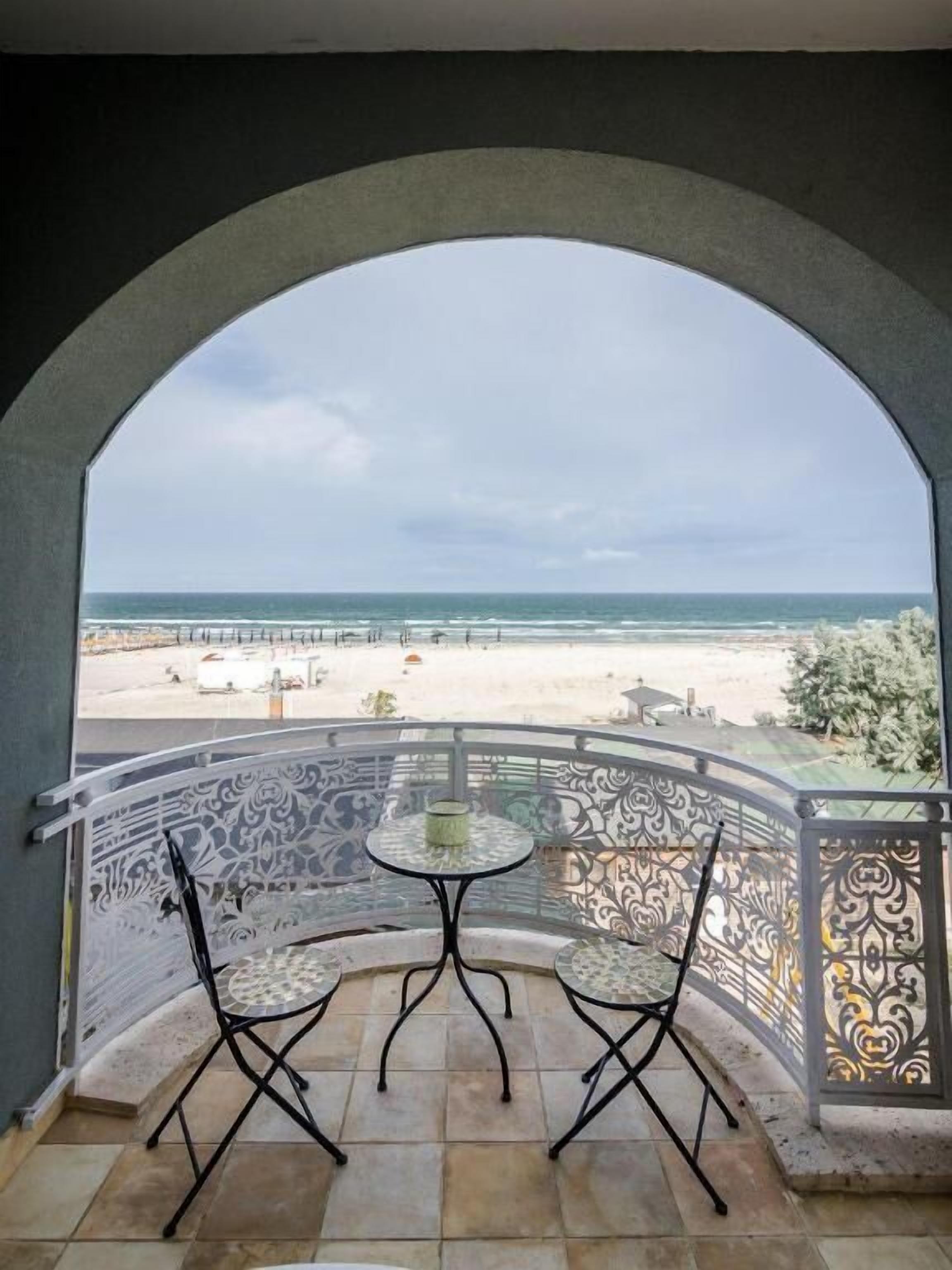 Deluxe Suite, Balcony, Sea View | Property grounds