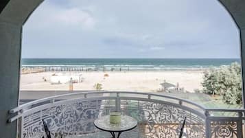 Deluxe Suite, Balcony, Sea View | Property grounds