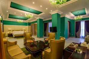 Deluxe Suite, Balcony, Sea View | Interior - PHOENICIA BOUTIQUE HOTEL (Năvodari)