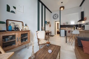 Interior - L'Instant - Wifi - Centre-ville (Laval)