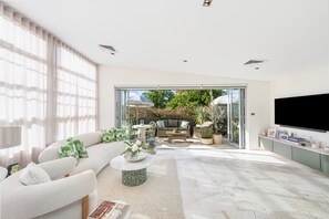 Living area - Designer haven in the heart of Annandale village (Annandale)