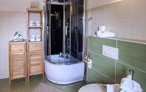 Shower, hair dryer - Stunning home in Momjan (Momjan)