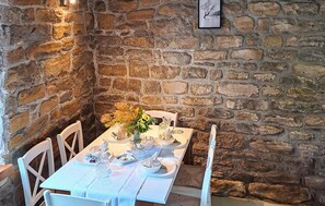 Dining - Stunning home in Momjan (Momjan)