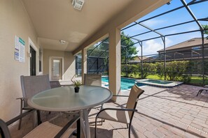 Outdoor dining - Games Area | Private Pool | Near Attractions (Davenport)