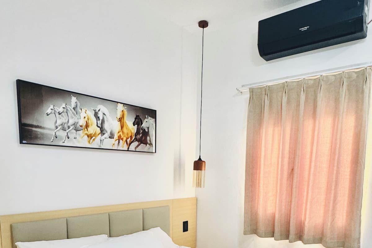 Chambre quadruple familiale, balcon, vue sur le lac