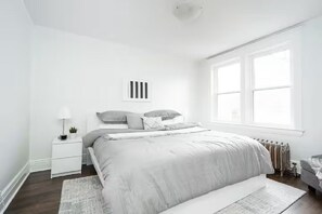 Iron/ironing board, WiFi, bed sheets - 3-Storey Wolseley Home | 4 Bed | 4 Bath | (Winnipeg)