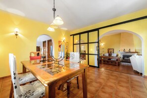Dining - Villa Cana Clara - Three Bedroom Villa, Sleeps 6 (Ibiza)