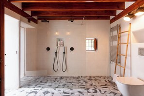 Hair dryer, towels, toilet paper - New! Villa Can Marsoch (Ibiza)