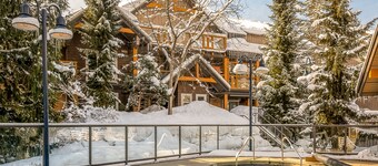 Glacier's Reach by Whistler Premier