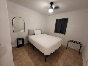 Room - Private parking/Cozy stay+wifi (Laredo)