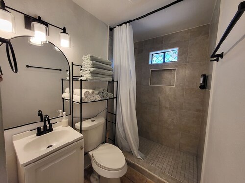 Private parking/Cozy stay+wifi