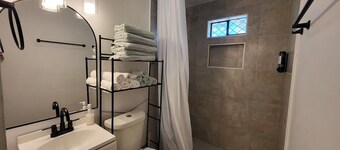 Private parking/Cozy stay+wifi