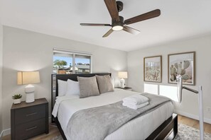 Iron/ironing board, WiFi, bed sheets - Heated Pool, Basketball, Golf & Games! (Phoenix)