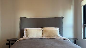 1 bedroom, iron/ironing board, WiFi (free), bed sheets