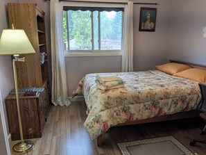 2 slaapkamers, een strijkplank/strijkijzer, wifi, beddengoed