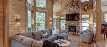 Private Whitefish Chain Family Retreat on Little Pine Lake - Sleeps 10