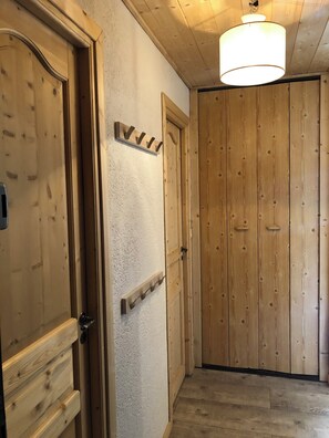 Interior - CHARMING SOUTH-FACING 2-ROOM APARTMENT WITH LARGE TERRACE (Les Gets)