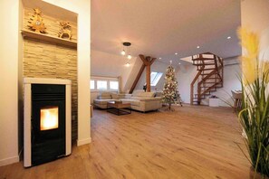 Fernseher, Kamin, Videospiele