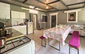 Fridge, microwave, stovetop, coffee/tea maker