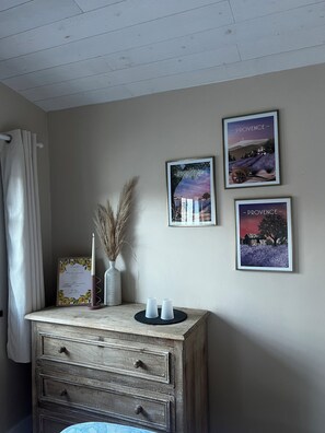 Interior - Private suite in Provence surrounded by nature and animals near the Verdon river (Tavernes)