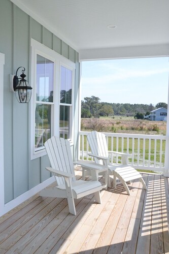 5 mins from Boat Ramp at Harkers Island