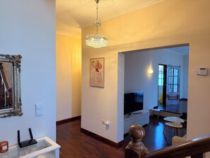 Interior - House with sea and airport views (Santa Cruz)