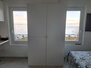 1 bedroom, iron/ironing board, travel cot, free WiFi