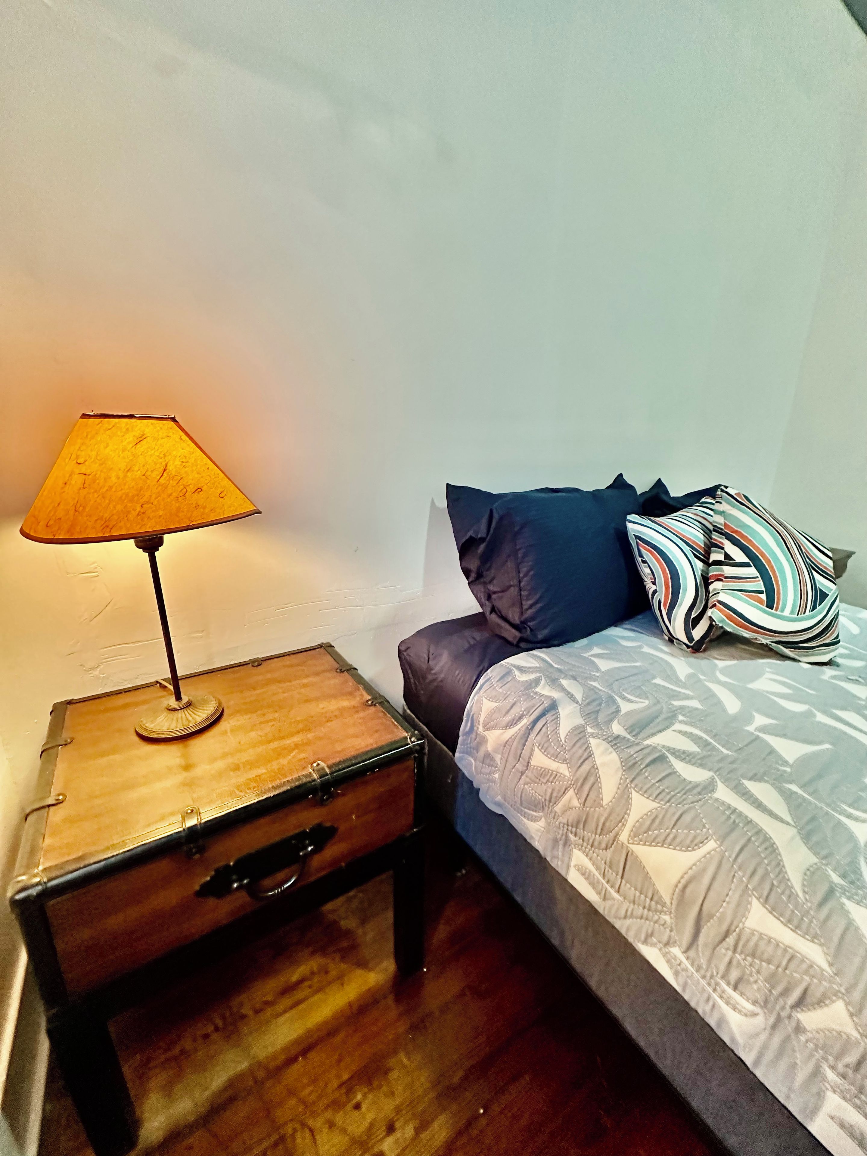 2 bedrooms, desk, iron/ironing board, WiFi