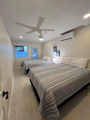 1 bedroom, iron/ironing board, free WiFi, bed sheets - Spacious Ground Suite: Sleeps 4 EV Charger  Pet (South Padre Island)
