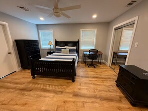 3 chambres, bureau, fer et planche à repasser, Wi-Fi gratuit