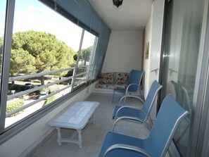 Property grounds - Quiet 1-Bedroom Apartment for 4, Near Beach and Shops with Private Parking (La Grande-Motte)