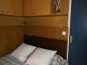 1 bedroom - Quiet 1-Bedroom Apartment for 4, Near Beach and Shops with Private Parking (La Grande-Motte)