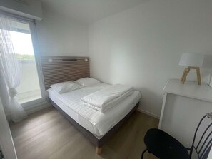 1 bedroom - 2-Room Apartment in La Grande-Motte, Near Beach and Shops, Private Parking (La Grande-Motte)