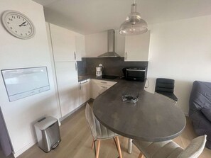 Mikrovågsugn, spishäll och diskmaskin
