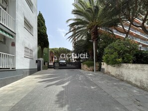 Property grounds - Seafront apartment, terrace, parking, wifi (Platja d'Aro)