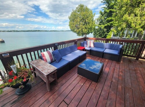 Jimmy’s Cottage at Shady Shores